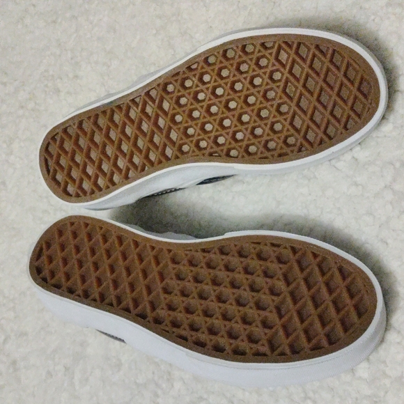 NWOT Holographic Vans Youth Size 1.0 - Picture 5 of 5